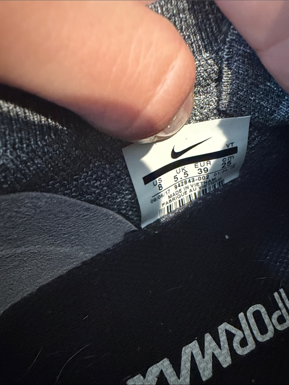 Nike VaporMax Flyknit Sneaker — Dark Gray/Black - Picture 6 of 8